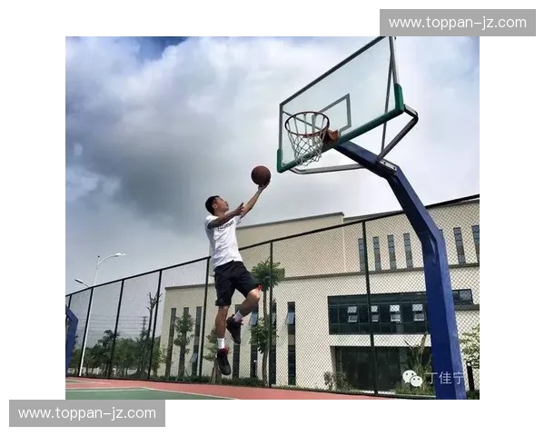 围绕弱侧投篮点的进攻空间利用与战术协同新思路解析与实战应用